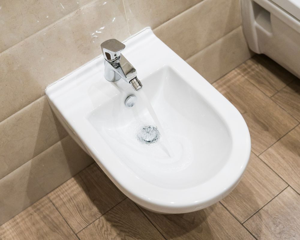 Bidet plumber installation
